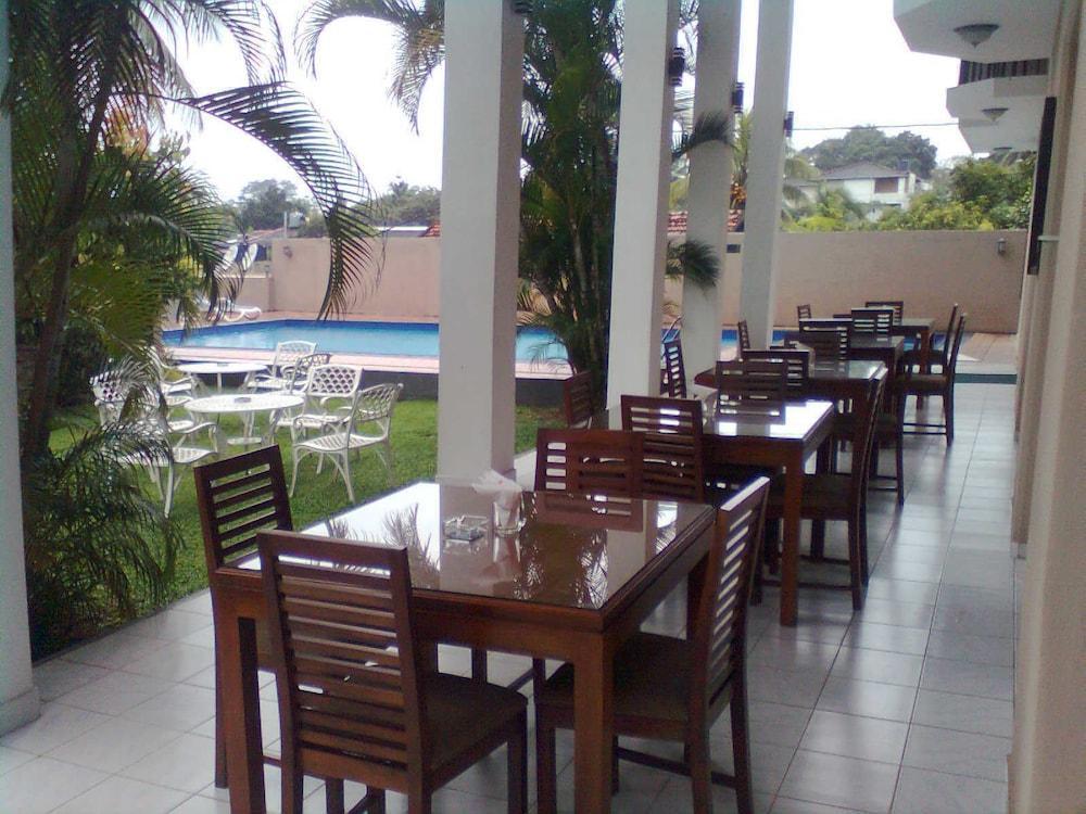 Talawatugoda Grand 7 Hotel Thalawathugoda מראה חיצוני תמונה