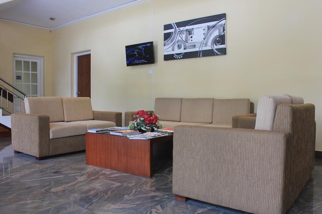 Talawatugoda Grand 7 Hotel Thalawathugoda מראה חיצוני תמונה