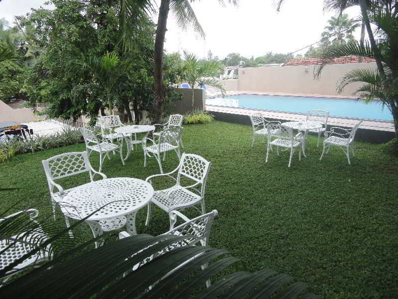Talawatugoda Grand 7 Hotel Thalawathugoda מראה חיצוני תמונה